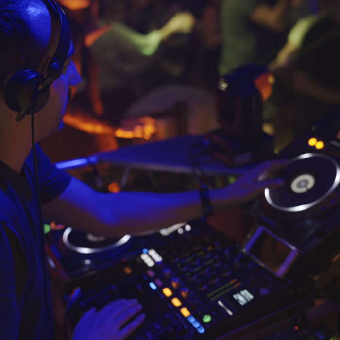 DJ Alan Parker Lewis Toulouse meilleur DJ haute garonne mix live dj set discothque rooftop terrasse sunset